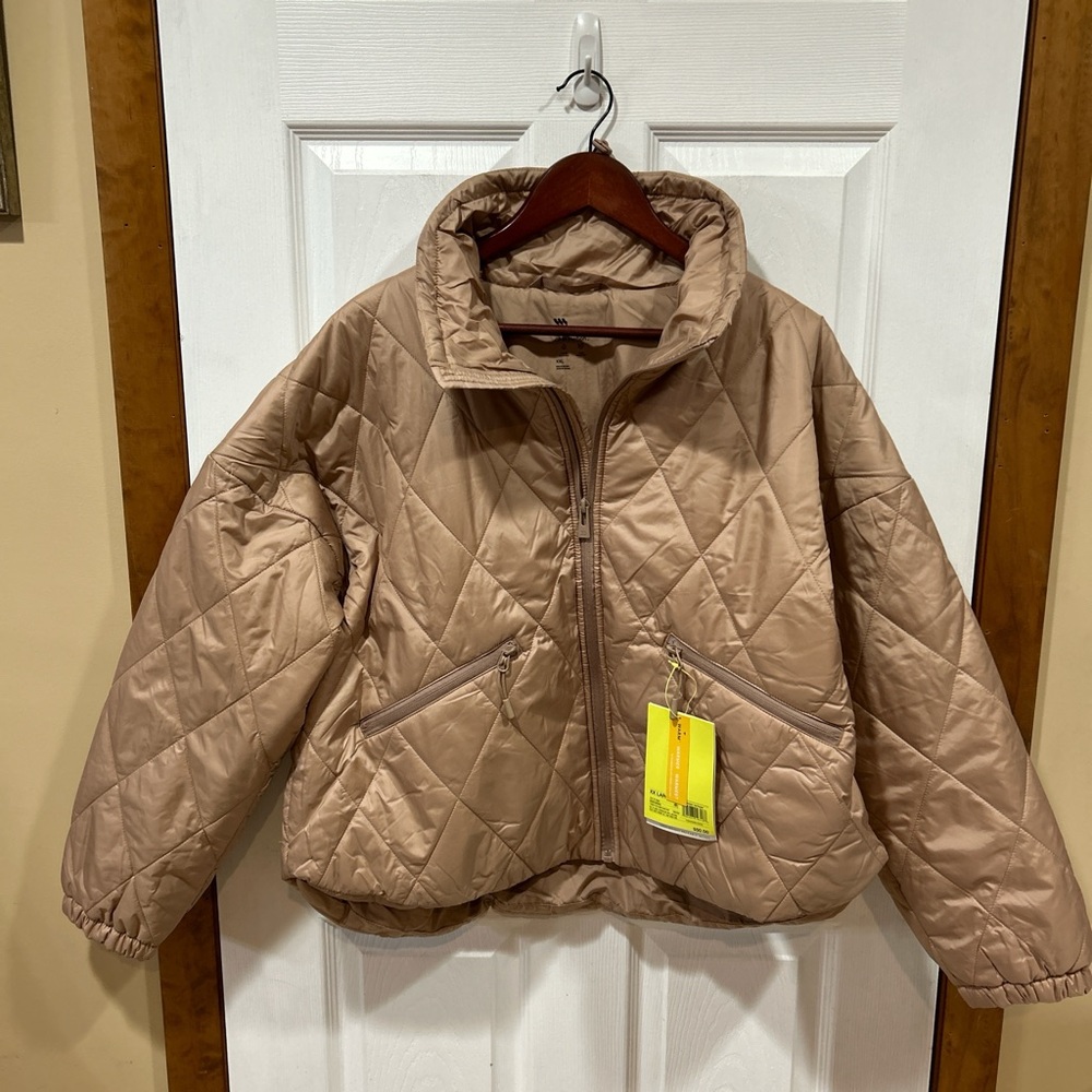 All In Motion Lightweight Packable Jacket – NWT – Size XXL